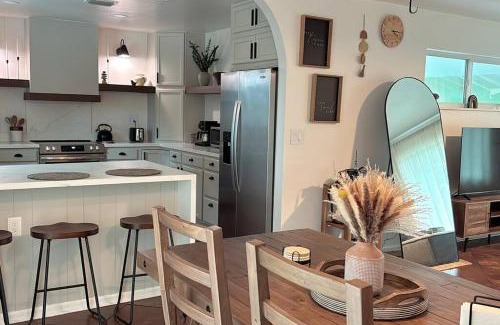 Riverside Park House | Gypsy Soul Villa & Pool Retreat