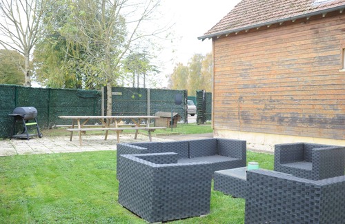 Aunay-sous-Auneau House | Hébergements le Camp d'Auneau - La Belle étoile