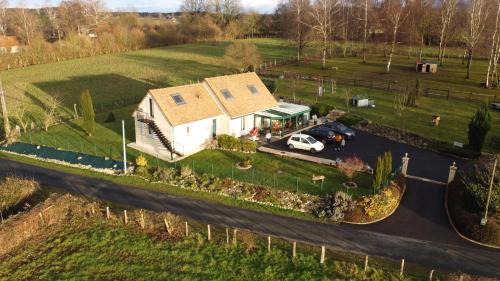 Saint-Mars-d'Outille House | Hébergements indépendants chez l'habitant