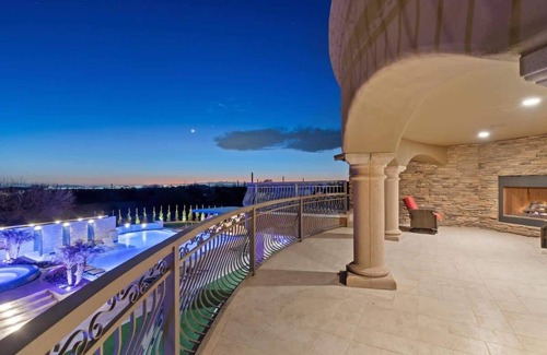 Pinnacle Peak House | HÓZHÓ West Estate at Lone Mountain