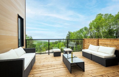 Saint-Joseph-de-la-Rive Ski Chalet | Hôtel à la maison - Le Visionnaire, spa et vue