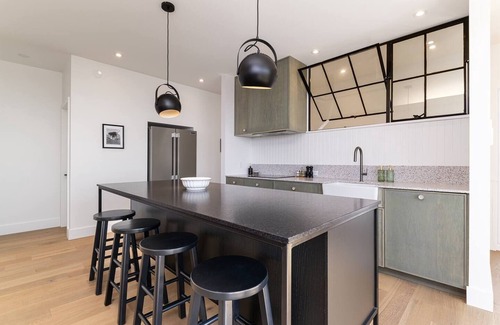 Saint-Joseph-de-la-Rive House | Hôtel à la maison - La Fascine