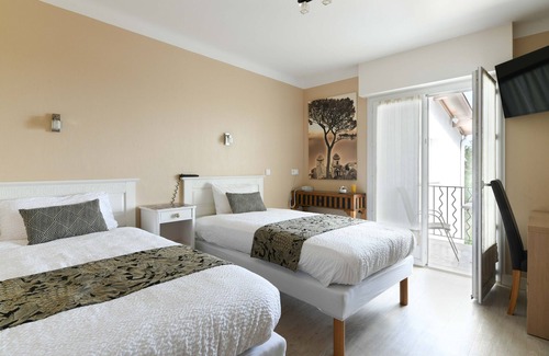 Montfort-en-Chalosse Hotel | Hôtel Aux Tauzins