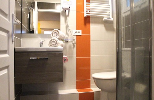 Montfort-en-Chalosse Hotel | Hôtel Aux Tauzins