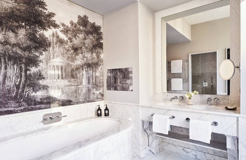 Champs-Elysees Hotel | Hôtel Barrière Fouquet's Paris