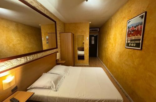 Centre Ville Hotel | Hôtel Bosquet Pau Centre - Self Check In Budget Hotel
