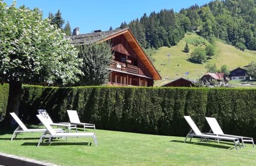 Le Grand-Bornand Hotel | Hôtel-Chalet Les Ecureuils Restaurant, Piscine, Jardin Garage