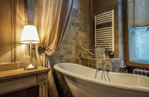 Chatillon-sur-Chalaronne Hotel | Hôtel de la Tour