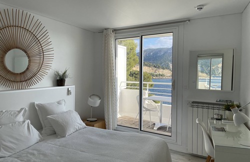 Cassis Hotel | Hôtel de la Plage Mahogany