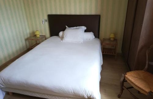 La Grande-Verriere Hotel | Hôtel de la Poste Chez Cécile