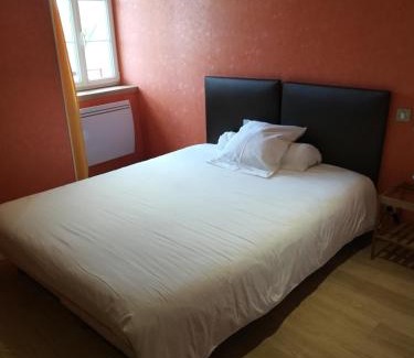 La Grande-Verriere Hotel | Hôtel de la Poste Chez Cécile