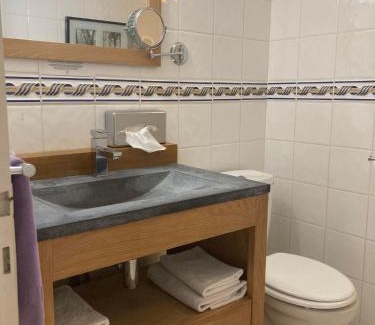 Pouilly-en-Auxois Hotel | Hôtel de la Poste