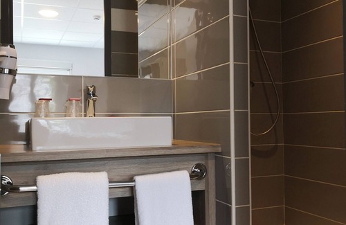 Chatillon-sur-Chalaronne Hotel | Hôtel du Commerce