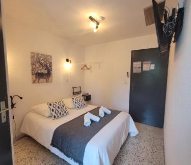 Les Omergues Hotel | Hôtel Etape