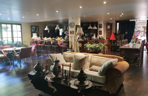 Saint-Martin-sous-Vigouroux Hotel | Hôtel bar b’rock