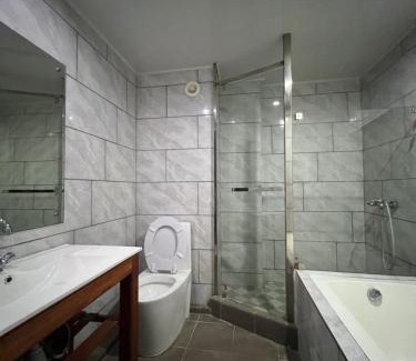 Madirokely Hotel | Hôtel Grand Bay