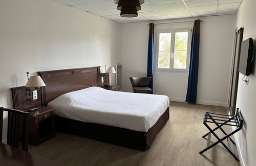 Houdan Hotel | Hôtel HAPY