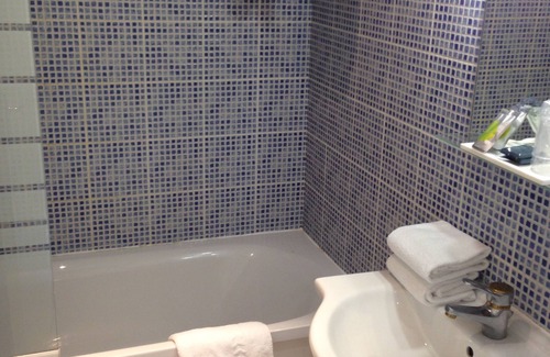 Houdan Hotel | Hôtel HAPY