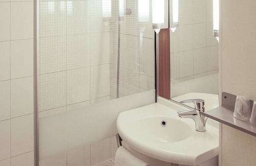 Fontaine-Notre-Dame Hotel | Hôtel ibis Cambrai