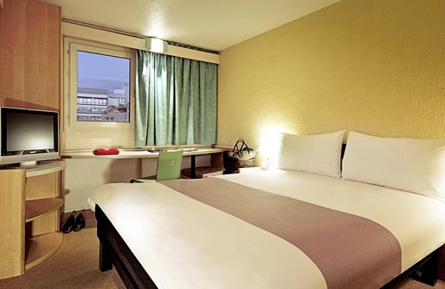 Fontaine-Notre-Dame Hotel | Hôtel ibis Cambrai