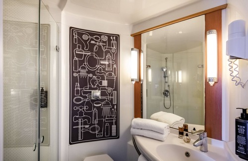 Mouans-Sartoux Hotel | Hôtel Ibis Cannes Mouans Sartoux