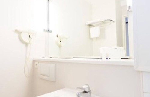 Eybens Hotel | Hôtel inn Eybens - Grenoble Sud (ex: Kyriad)