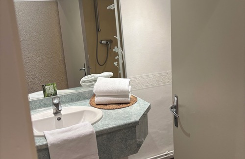 Belleville Hotel | Hôtel l'Ange Couronnée