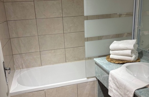 Belleville Hotel | Hôtel l'Ange Couronnée