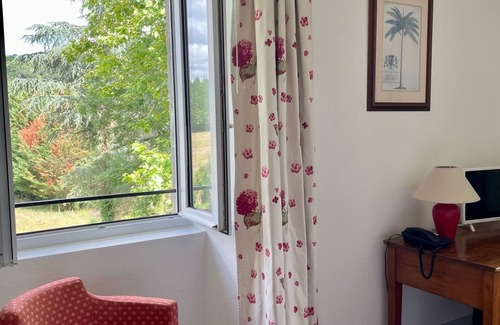 Saint-Etienne-de-Maurs Hotel | Hôtel La Châtelleraie