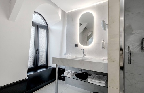 Le Puy-en-Velay Hotel | Hôtel Le Regina