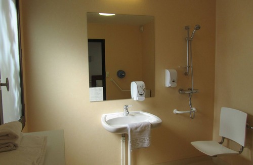 Saint-Eloy-les-Mines Hotel | Hôtel Le Saint-Joseph