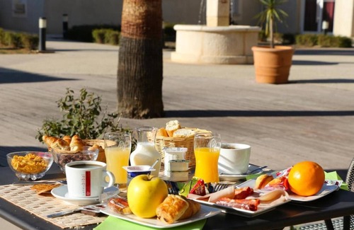 Gallargues-le-Montueux House | Hôtel Restaurant Les Jasses de Camargue