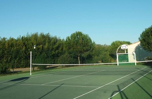 Gallargues-le-Montueux House | Hôtel Restaurant Les Jasses de Camargue