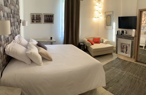 Gallargues-le-Montueux Hotel | Hôtel Restaurant O'Banel