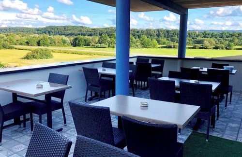 Longevelle-sur-Doubs Apartment | Hôtel Restaurant - Belle'man