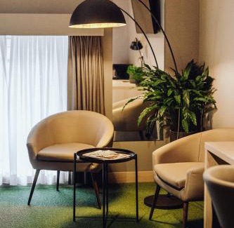 Somme-Leuze Hotel | Hôtel & Restaurant Five Nations