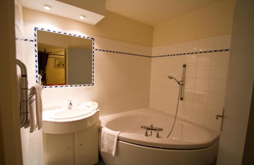 Gourdon Hotel | Hôtel Restaurant La Promenade