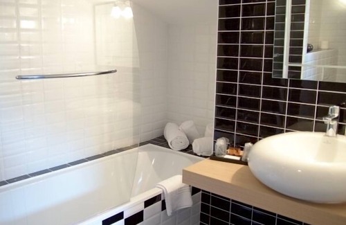 Cuers Hotel | Hôtel Restaurant Le Lingousto