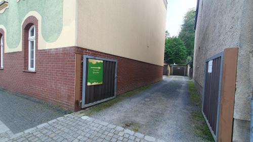 Bad Muskau Apartment | Hübsche Unterkunft mit Parkplatz in Bad Muskau Nähe Schloss, Waldeisenbahn, Hermansbad, UNESCO Geopark, Nähe polnischer Markt, Top Lage für Ausflugsziele zum Wandern oder Radfahren