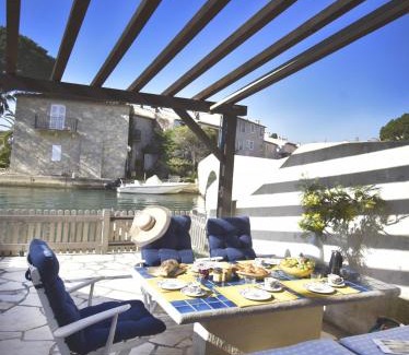 Port Grimaud House | Hübsches Haus direkt am Wasser, St. Tropez 15 Min!