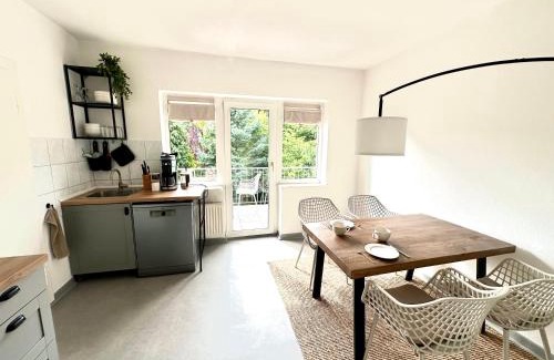 Emmerich Apartment | Hügelhaus Green - Gemütliche Ferienwohnung mit Balkon