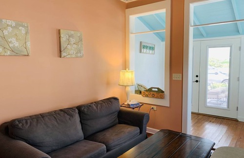 St. Pete Beach House | H-2 Havana Inn - 1 Bed 1 Bath