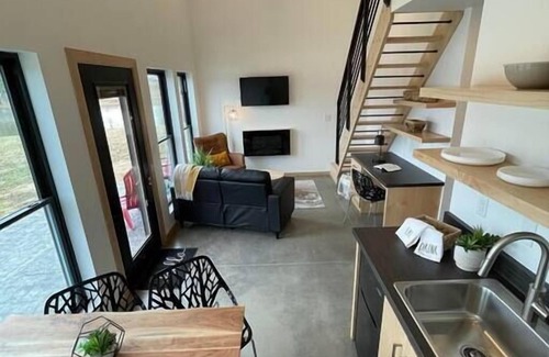 Mount Sterling House | H&M Retreats/Cabin 1/Hermann, MO