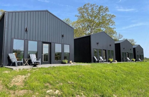 Mount Sterling House | H&M Retreats/Cabin 1/Hermann, MO