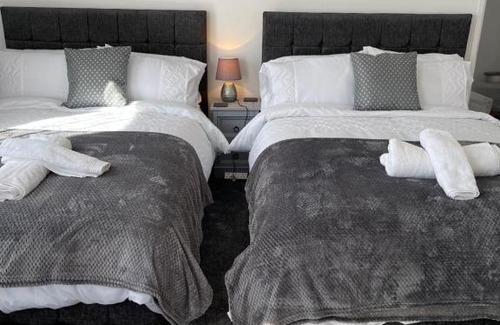 Plymouth Apartment | H &P accommodation