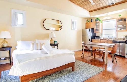 Stanton Park House | ✧ H St Sanctuary ✧ Capitol Hill Carriage House ✧