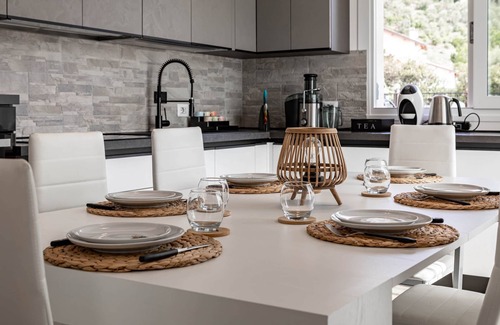 Taggia Apartment | 𝐇11 [ML House] Garden - Parking