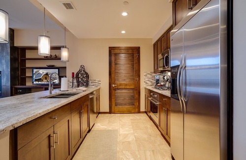 Downtown Steamboat Springs Condo | H204A | Luxury Downtown | Close to Shops | Ski Locker at Base