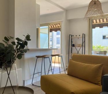 Saint-Laurent-du-Var Apartment | Habana