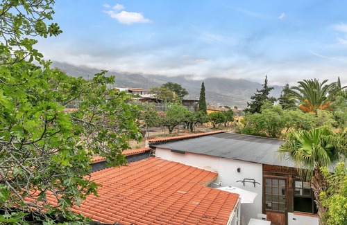 Guimar Villa | 'Habitación 2' with Shared Terrace, Shared Garden and Wi-Fi